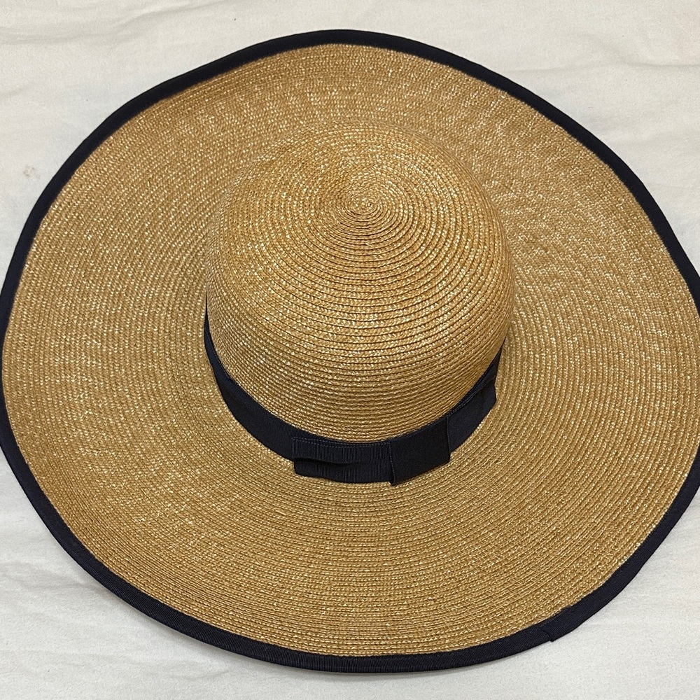 Chic Tan Wide-Brim Hat with Black Band